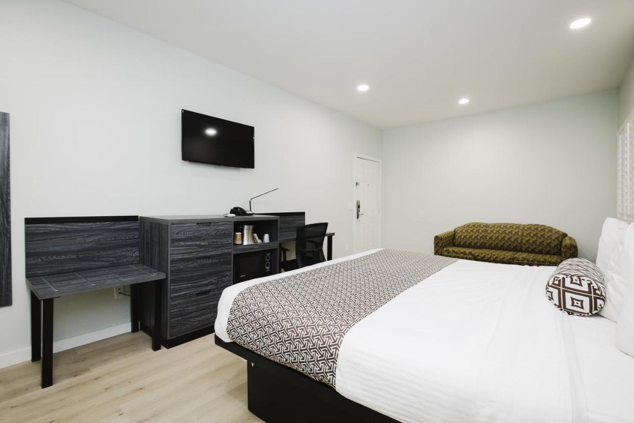 Sapphire Inn & Suites Deer Park Zewnętrze zdjęcie