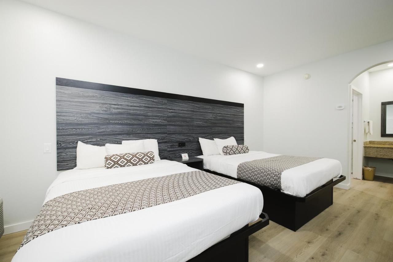 Sapphire Inn & Suites Deer Park Zewnętrze zdjęcie