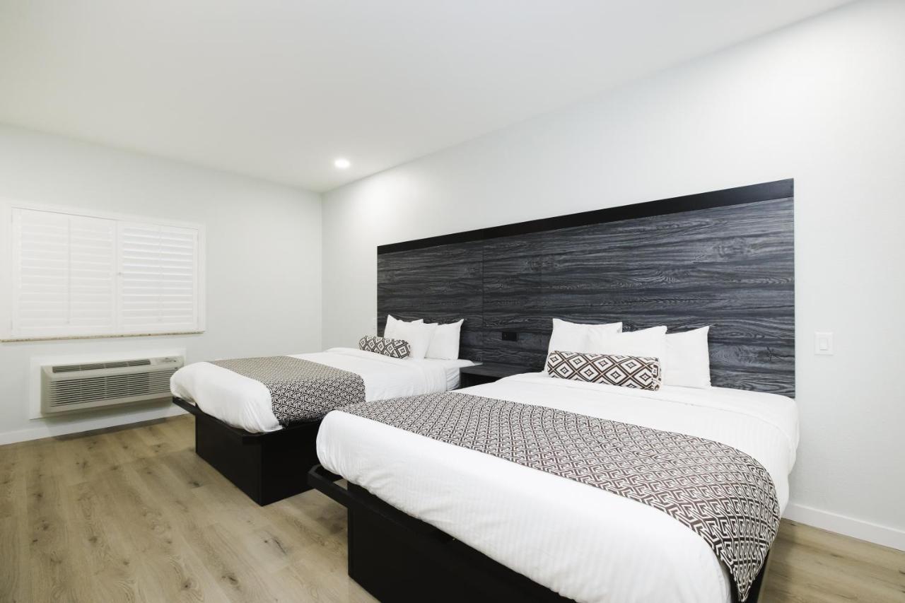 Sapphire Inn & Suites Deer Park Zewnętrze zdjęcie