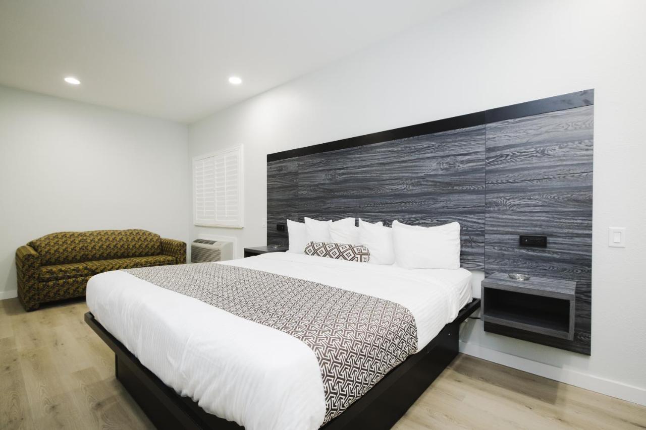 Sapphire Inn & Suites Deer Park Zewnętrze zdjęcie