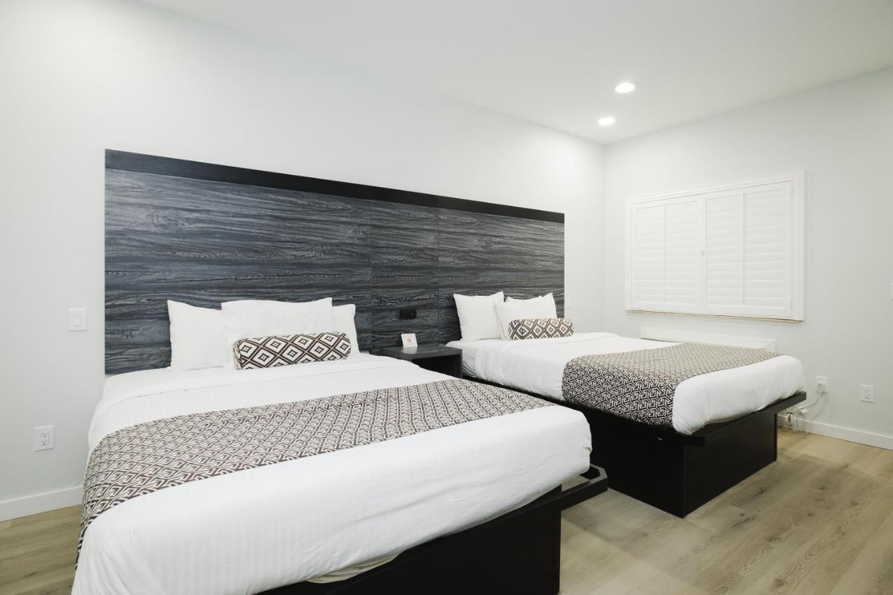 Sapphire Inn & Suites Deer Park Zewnętrze zdjęcie