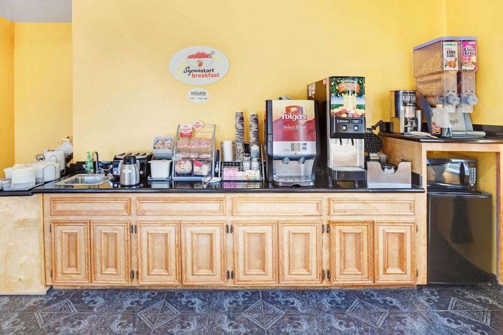 Sapphire Inn & Suites Deer Park Zewnętrze zdjęcie