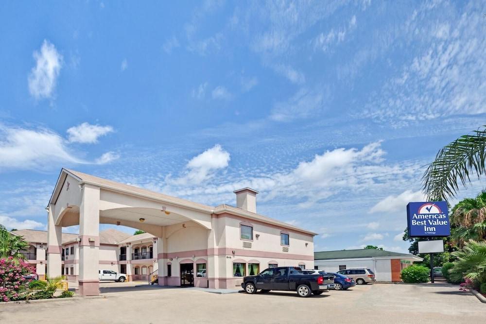 Sapphire Inn & Suites Deer Park Zewnętrze zdjęcie